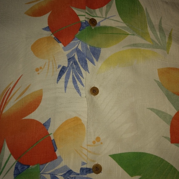 EUC Tommy Bahama 100% silk shirt - Picture 4 of 6